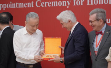 Le Recteur de l'UMONS intronisé professeur honoraire de l’Université de Sichuan en Chine