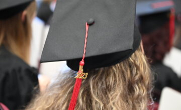 Un diplômé de l'UMONS sur deux trouve un emploi dès avant la fin des études ou lors de la diplomation, révèle la dernière enquête auprès des Alumni!