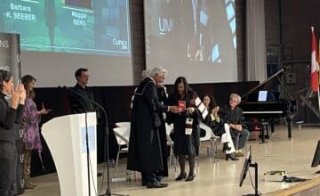 L’UMONS fait sa rentrée académique sous le signe du Temps et distingue cinq Docteurs Honoris Causa