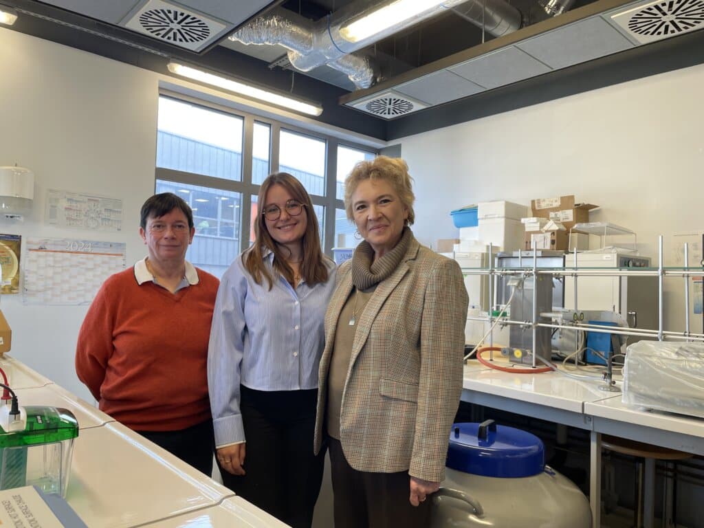 La Fondation Stop Alzheimer octroie 300.000 € à une chercheuse de l'UMONS pour ses recherches ciblant l'inflammation cérébrale