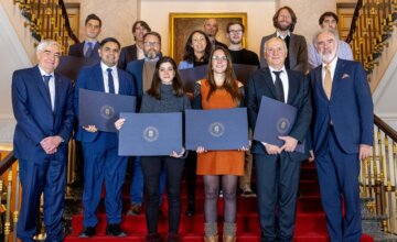 Denis Michez, lauréat du Prix Lamarck 2024 de l’Académie Royale de Belgique: une reconnaissance pour la recherche sur les abeilles