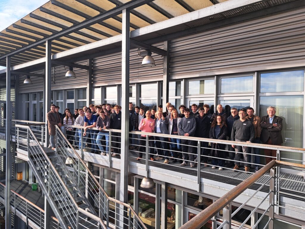 Le monde des sciences et des technologies s’ouvre aux élèves du secondaire grâce au Compagnonnage Juniors – Entreprises