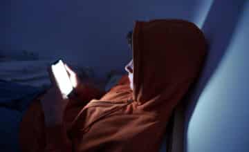 Antimaçonnisme chez les jeunes : de vieux récits à l’ère numérique